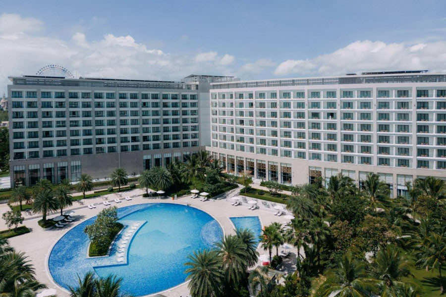 Vietnam Resorts with water slides 