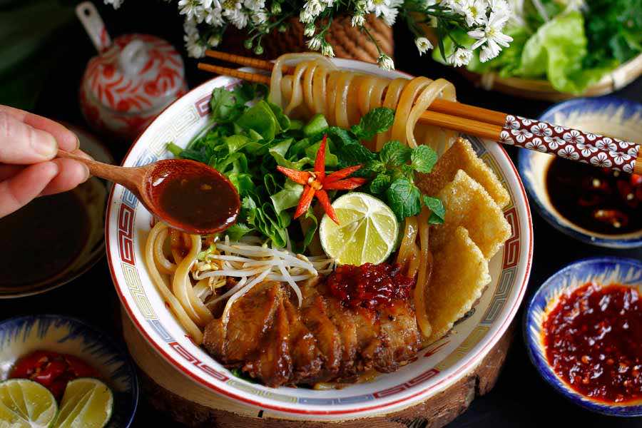 cao lau hoi an