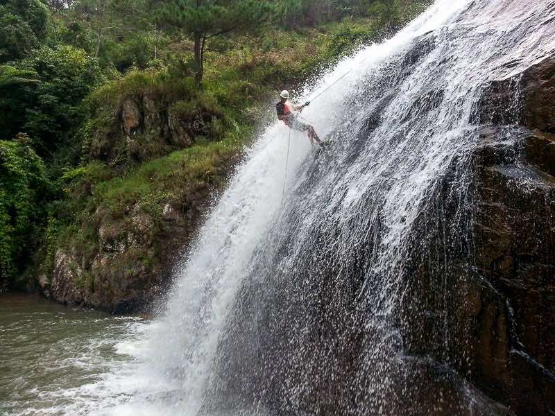 dalat canyoning abseiling vietnam 4