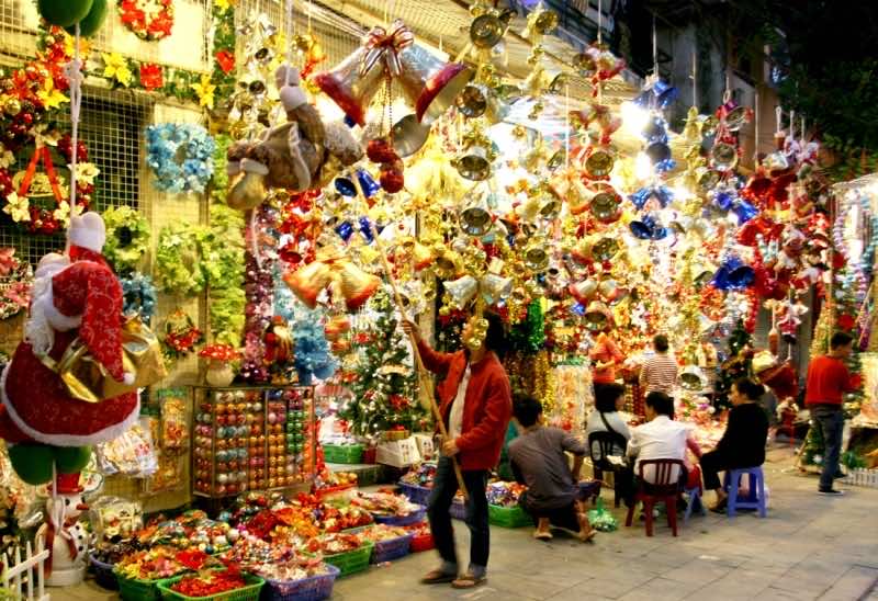 places to celebrate christmas in hanoi saigon 1